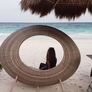 Meet your Posher, Ferry